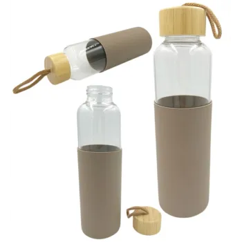 Szklany bidon z beżowym silikonowym etui i bambusową zakrętką 550 ml