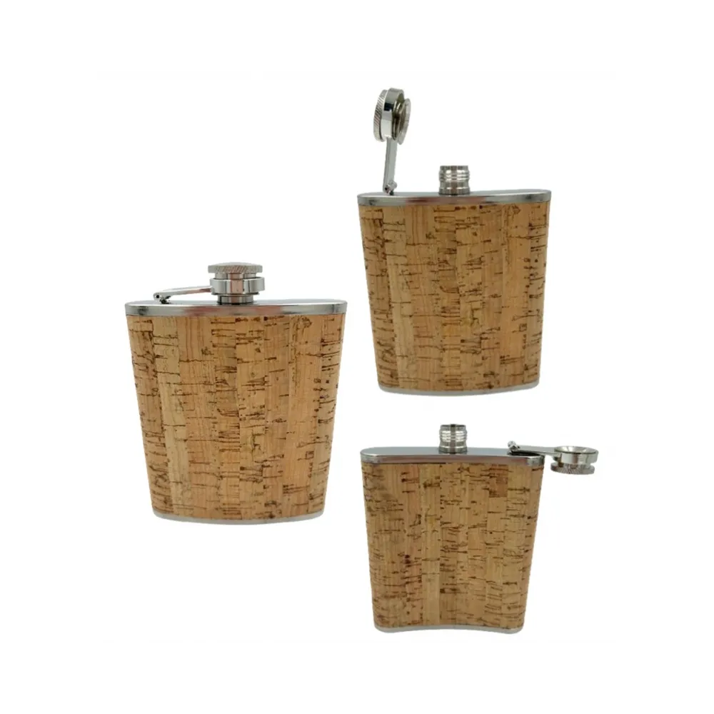 Stylowa piersiówka metalowa pokryta jasnym korkiem o pojemności 0,2 l