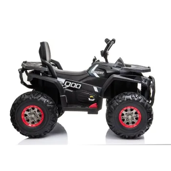 Czarny quad dziecięcy z akumulatorem na tle białego tła