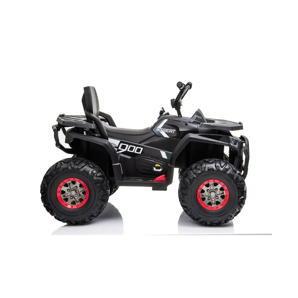 Czarny quad dziecięcy z akumulatorem na tle białego tła