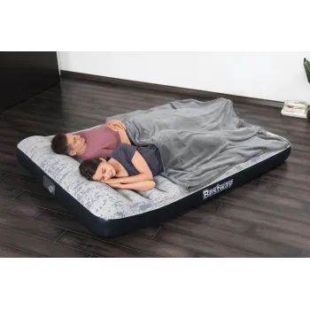 Lekki materac dmuchany idealny jako zapasowe łóżko dla gości