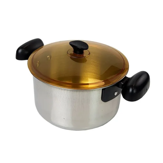 Szczegółowy widok garnków ze stali nierdzewnej z pokrywkami do zabawy