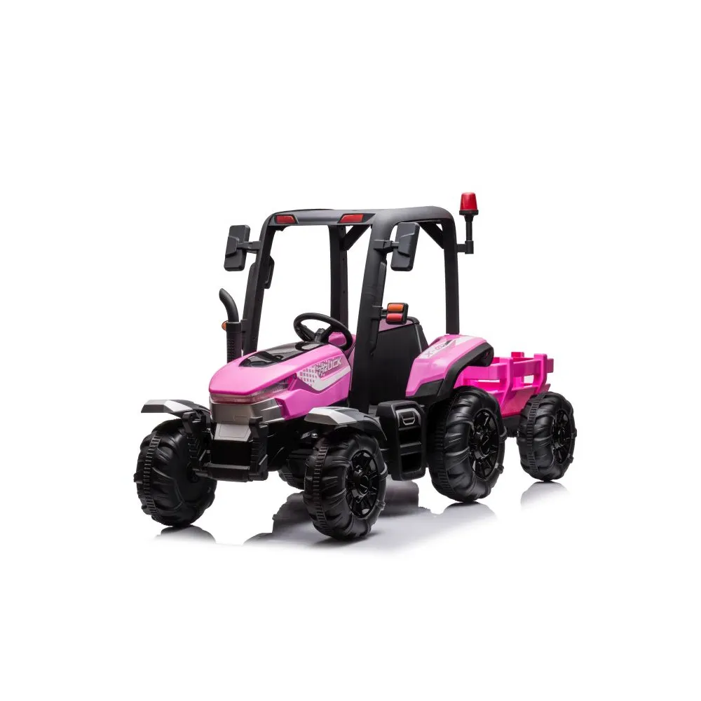 zbliżenie na przód traktora blt-206 różowy