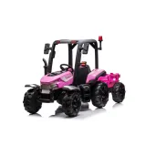 zbliżenie na przód traktora blt-206 różowy