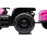 widok tylnej części traktora blt-206 różowy