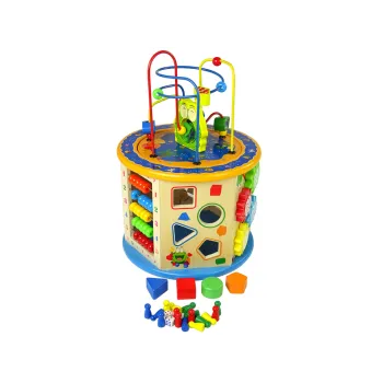 detal labiryntu z obrotowymi klockami w kostce edukacyjnej