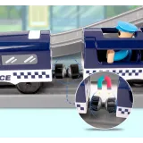 baza policji i figurka policjanta ustawione w centralnej części