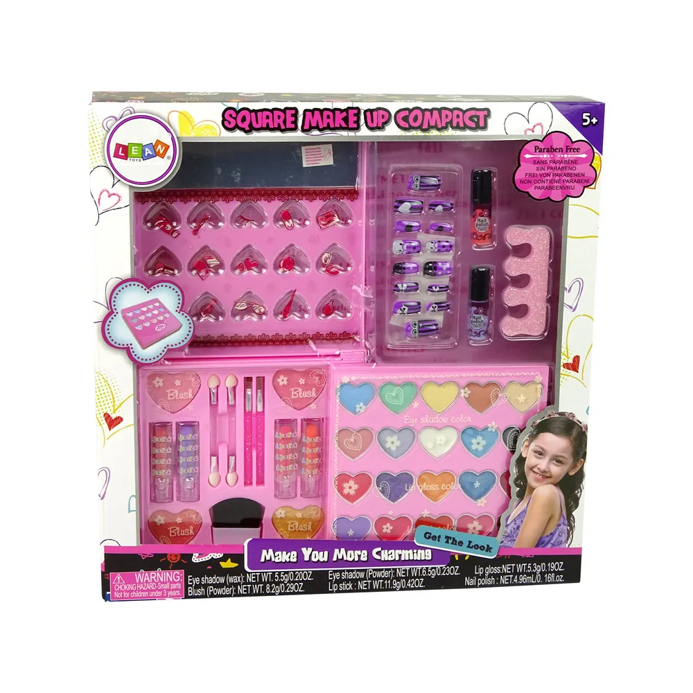 estetyczna różowa paletka widoczna od góry z przezroczystymi serduszkami