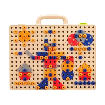 Zbliżenie na akcesoria: śrubokręty i klucz z zestawu