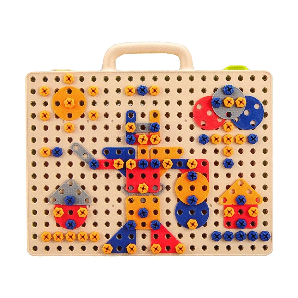 Zbliżenie na akcesoria: śrubokręty i klucz z zestawu