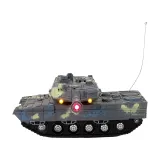 zdalnie sterowany czołg moro widoczny z boku z ruchomym działem