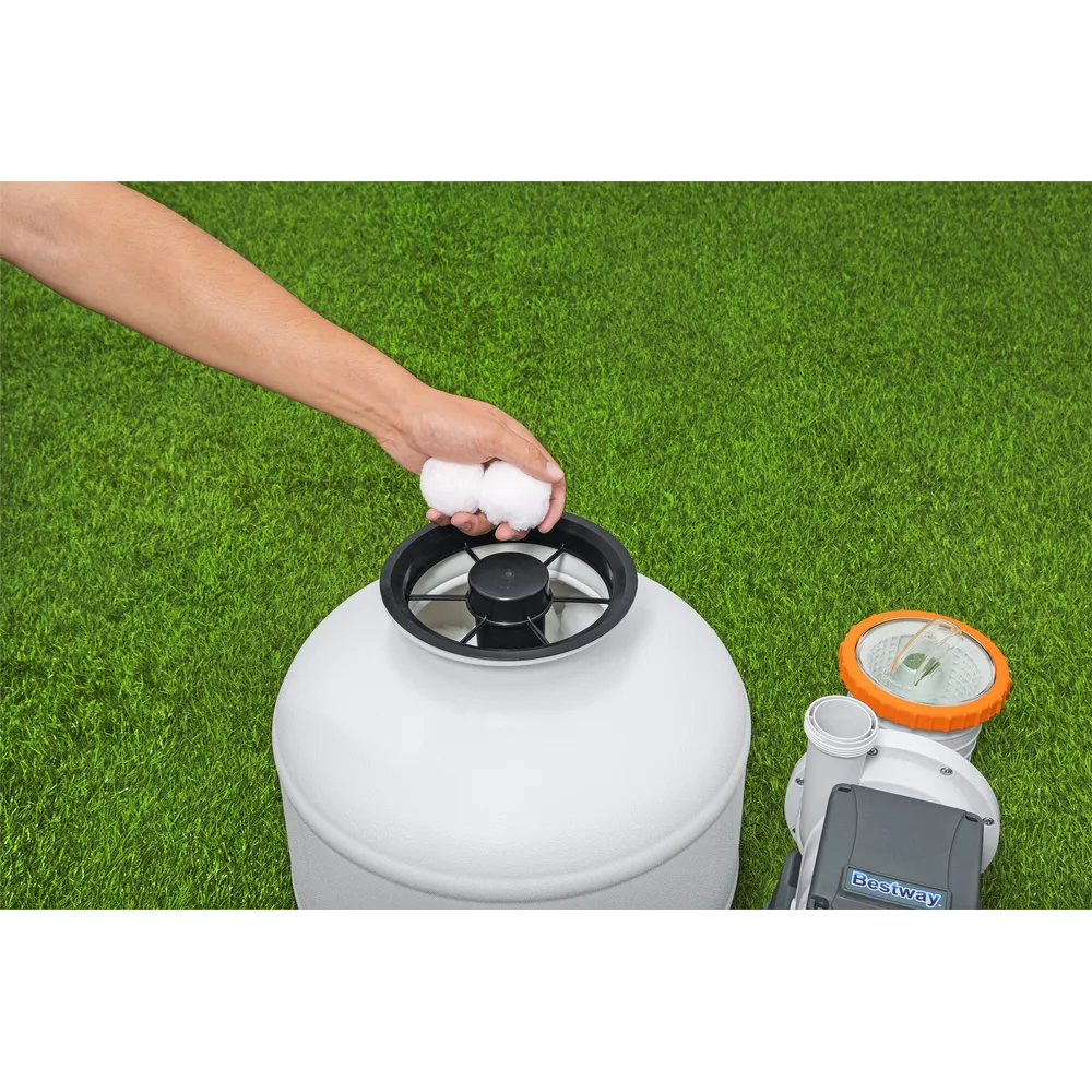 Zbliżenie na panel sterowania pompy piaskowej z automatycznym zegarem