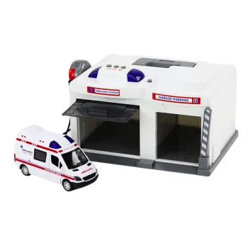 ambulans przy bazie ratunkowej na tle parkingu