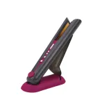 komplet akcesoriów fryzjerskich: suszarka, szczotka, grzebień oraz końcówki