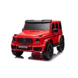 Zbliżenie na przednie światła auta na akumulator Mercedes G63 XXL