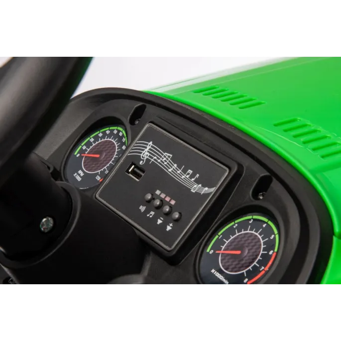 koła traktora na akumulator hc-306 z bliska