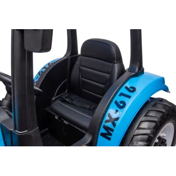 traktor na akumulator a011 widoczny w całości