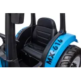 traktor na akumulator a011 widoczny w całości