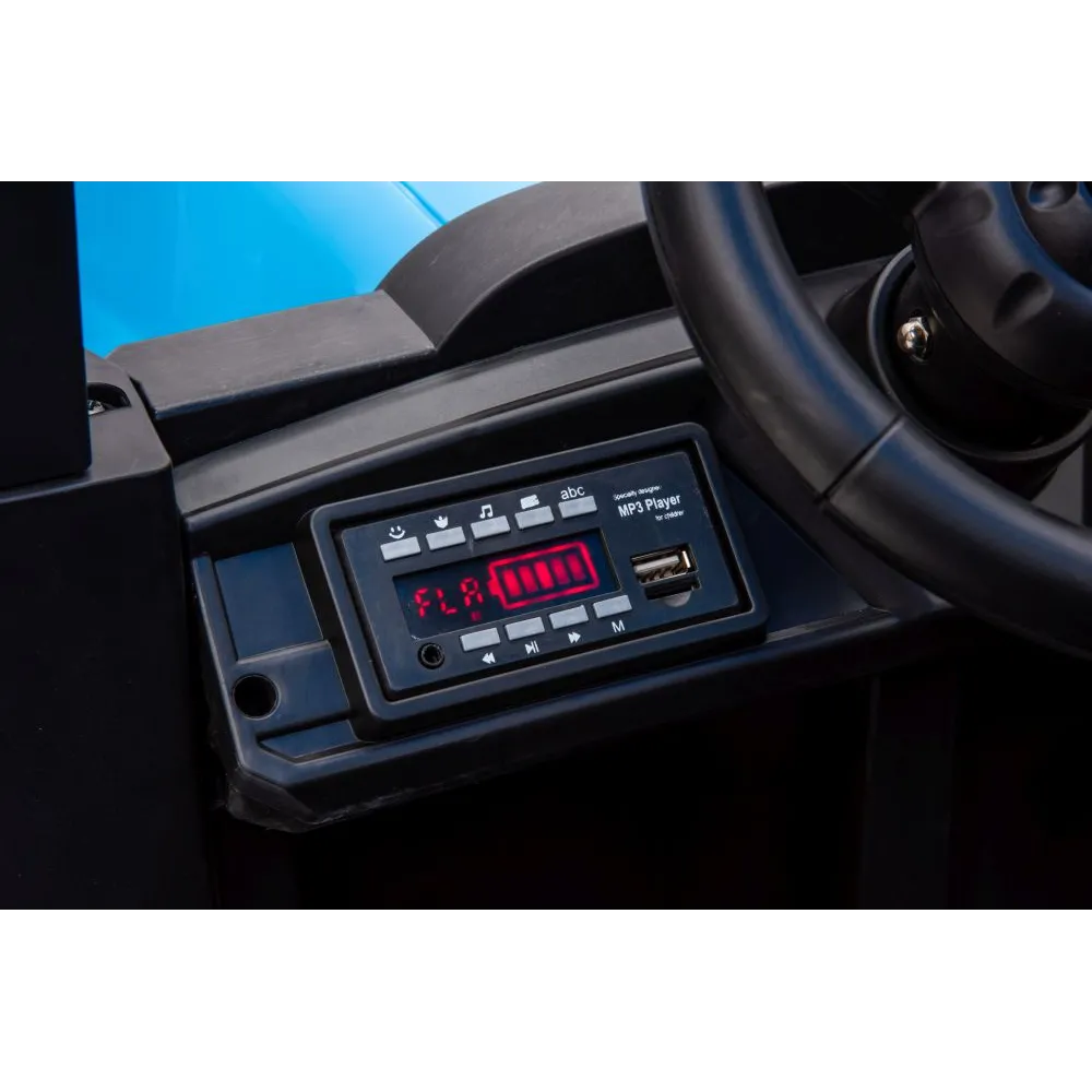 detal kół niebieskiego traktora na akumulator