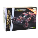 niebieskie światła led w aucie terenowym rc podczas jazdy w ciemności