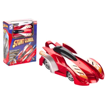 czerwone autko zdalnie sterowane jadące po ścianie