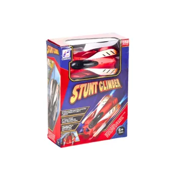 zestaw autko, pilot i kabel usb na tle oryginalnego opakowania