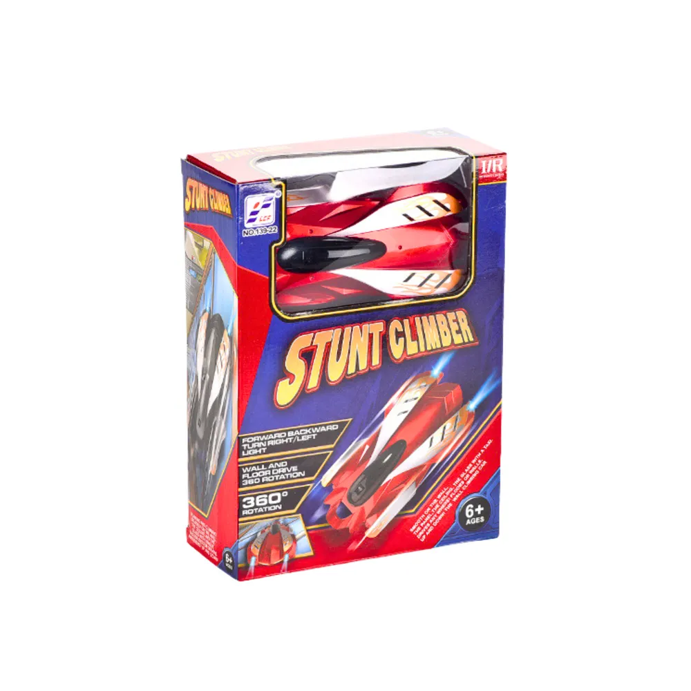 zestaw autko, pilot i kabel usb na tle oryginalnego opakowania