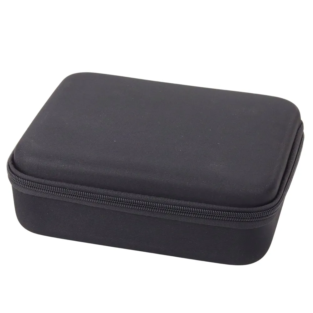 pilot zdalnego sterowania i akcesoria do drona LU800 prezentowane obok urządzenia