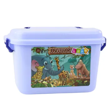 Komplet dużych i małych figurek wraz z dodatkami rozłożony na stole