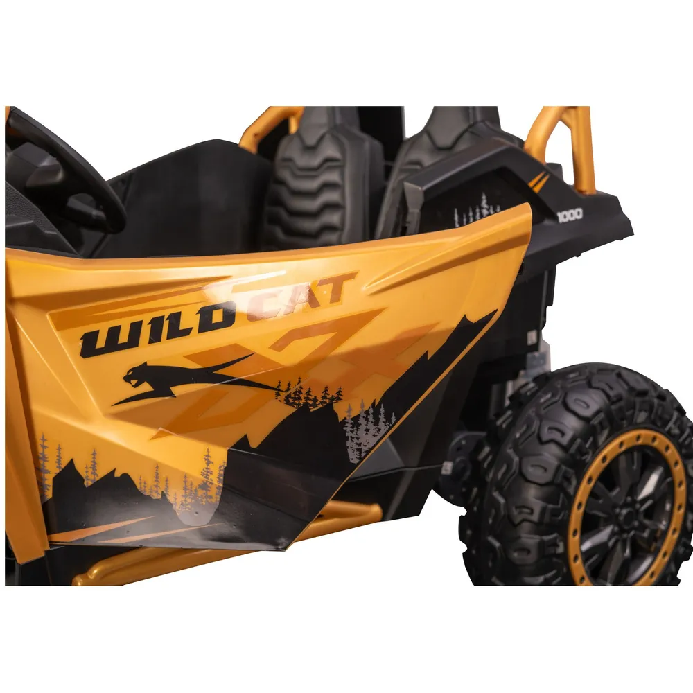 złoty pojazd arctic cat wildcat xx od strony kierowcy