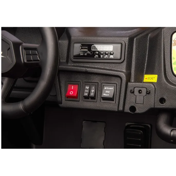 widok na akumulator i podwozie pojazdu Buggy Arctic Cat WILDCAT XX