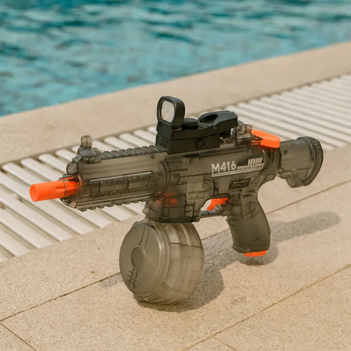 pistolet wodny m416 z zestawem akcesoriów na białym tle