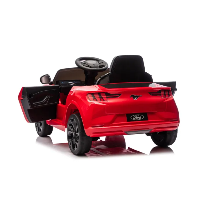 Zbliżenie przedniego grilla dziecięcego Forda Mustanga Mach-E