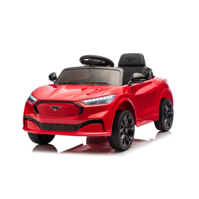Pojazd dziecięcy Ford Mustang Mach-E na tle białego tła