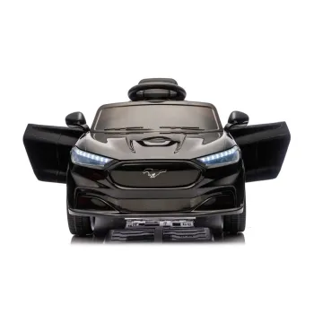 Wnętrze Forda Mustanga Mach-E dla dzieci z widoczną kierownicą