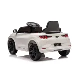 Frontowa część dziecięcego auta Ford Mustang Mach-E na akumulator