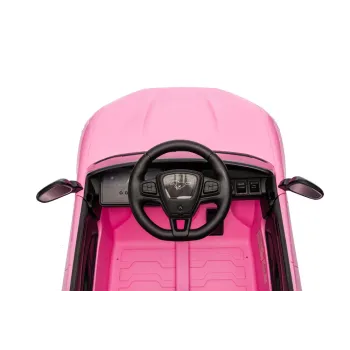 auto elektryczne ford mustang mach-e różowy widziane z góry