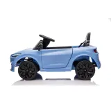 wygodne siedzenie w niebieskim mustangu mach-e na akumulator dla dzieci