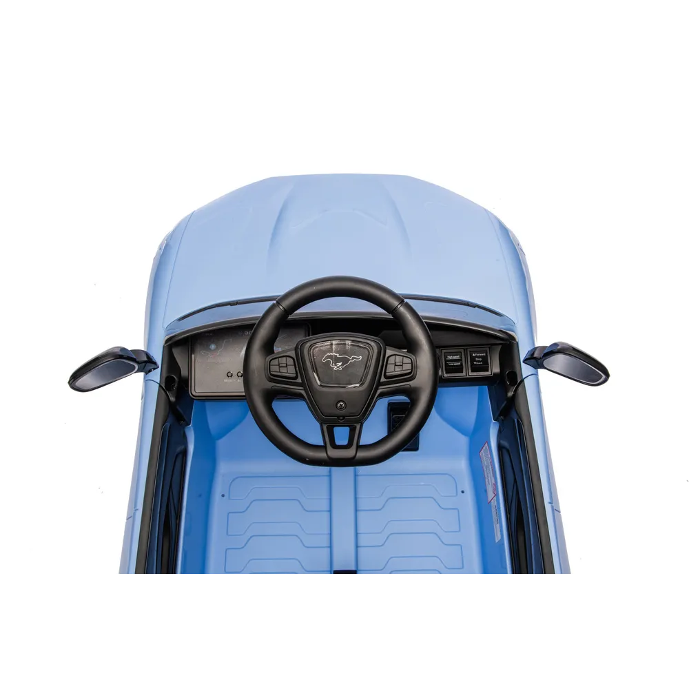 pudełko z autem ford mustang mach-e niebieski widoczne w całości