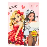 Zbliżenie na dekoracyjne kolorowe strony pamiętnika