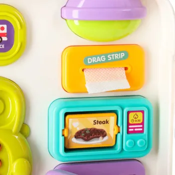 Panel z okienkami, zegarem i kluczykami do ćwiczeń manualnych