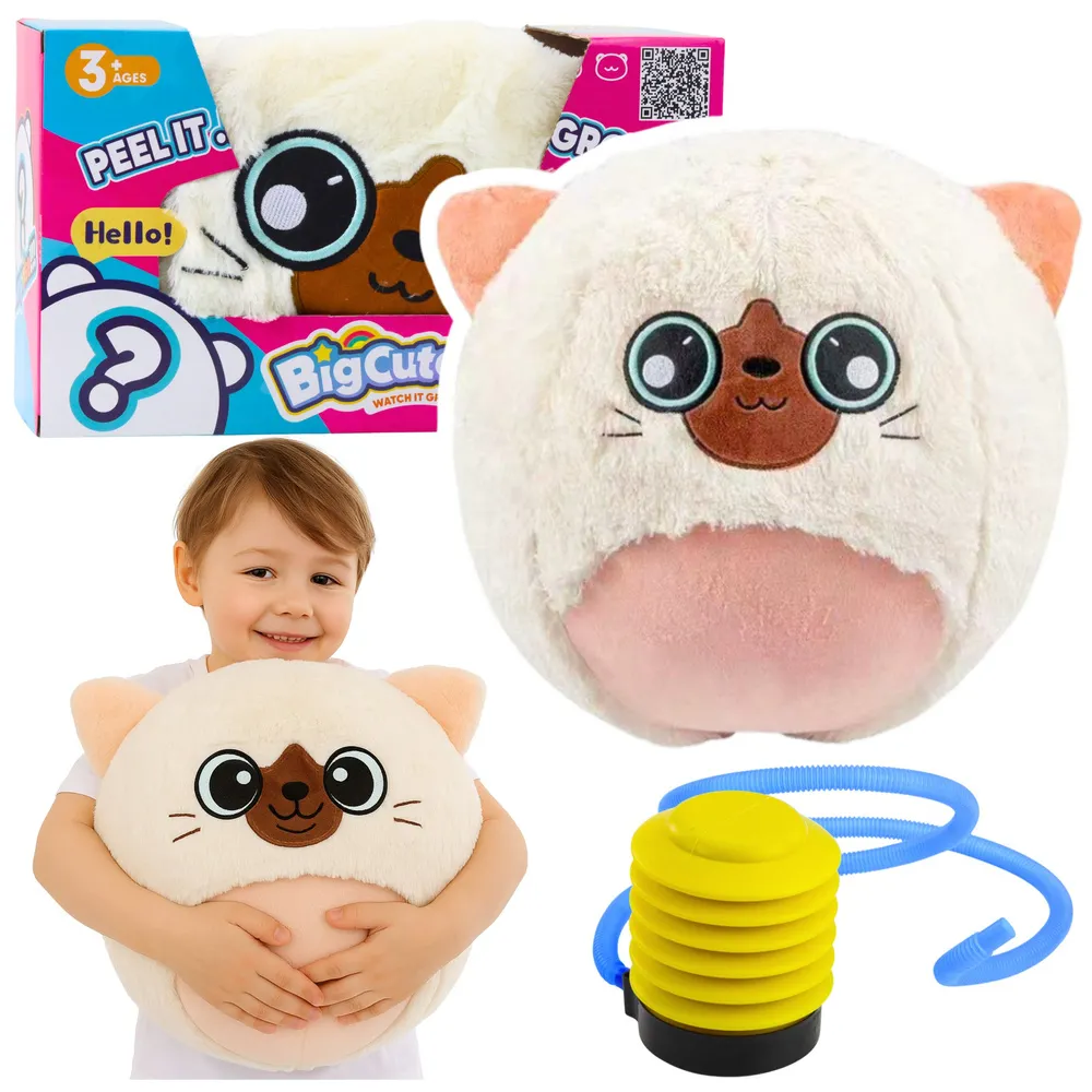 pluszowa piłka do skakania w kształcie białego kotka na białym tle