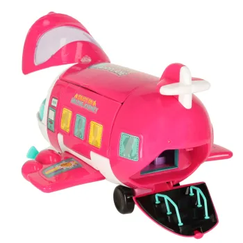 akcesoria z zestawu – wózek, walizka i podjazd, przygotowane do zabawy