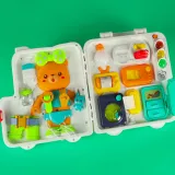 wygodna rączka do przenoszenia tablicy montessori walizka miś