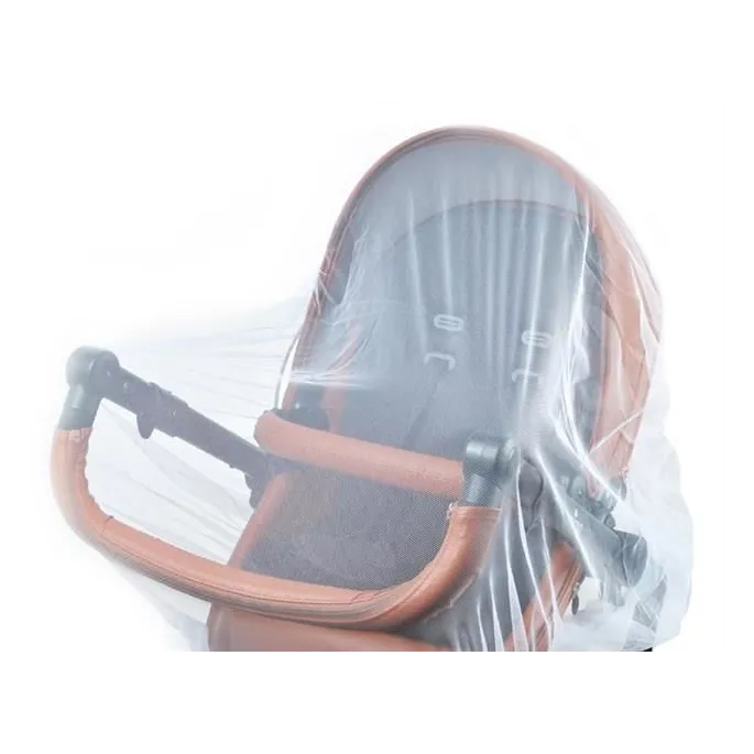 Zbliżenie gumki mocującej moskitierę na wózku