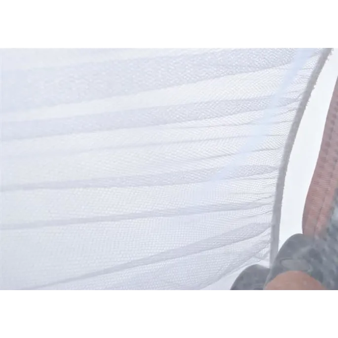 Moskitiera w pełnym rozmiarze przed montażem