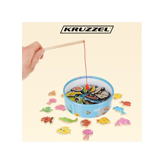 zbliżenie na kolorowe drewniane zwierzątka morskie z gry