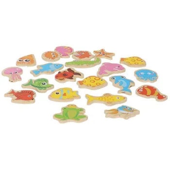 detal magnesu przywieszonego do drewnianej rybki z zestawu