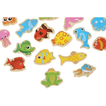 zestaw łowienie rybek ułożony do zabawy na jasnym stole