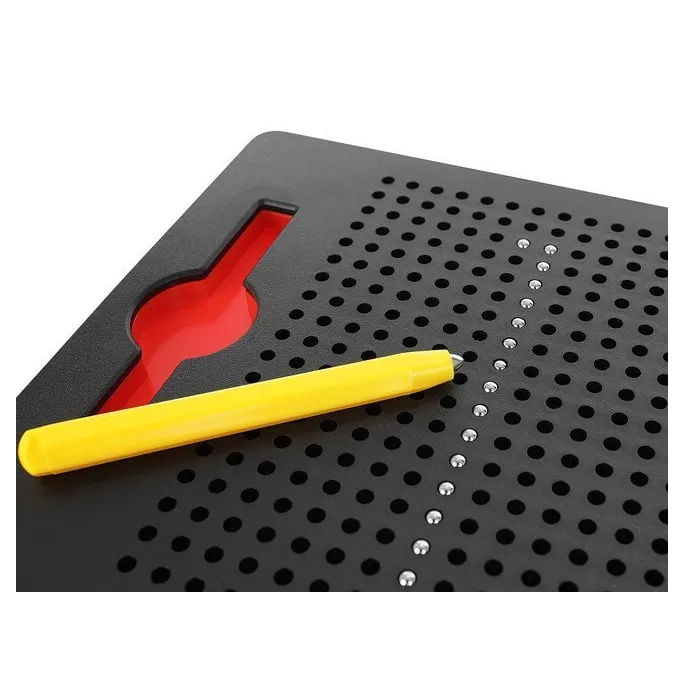 elementy zestawu: tablica, rysik i szablony